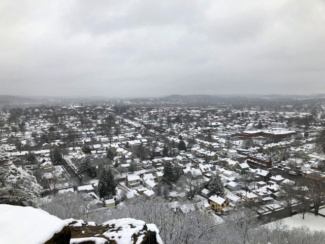 618x457 pixels (82K)